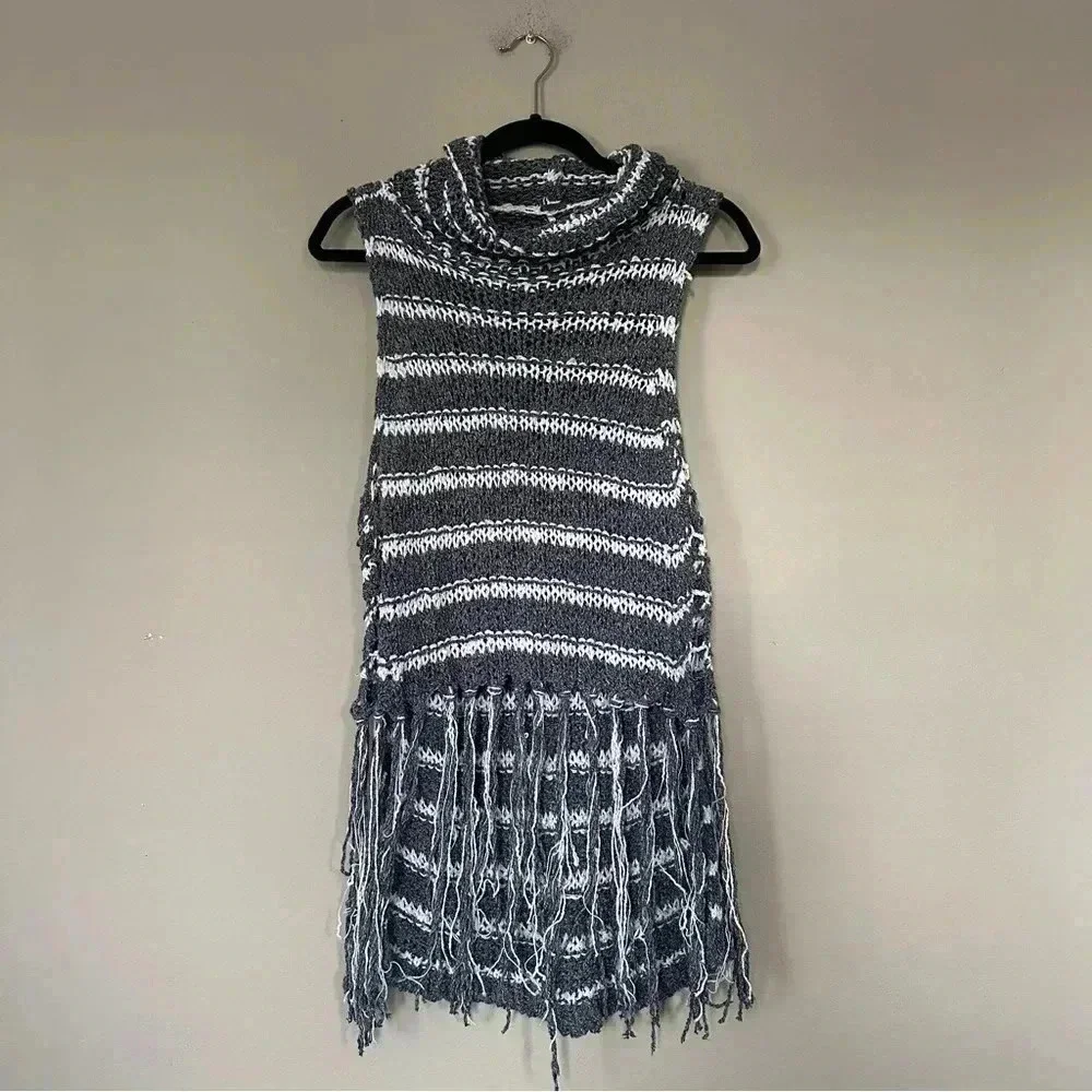 FREE PEOPLE Folksong Fringe Turtle Neck Cowl Tunic Sweater Size XS